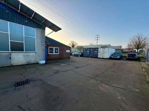  Gewerbehalle mit diversen Nutzungsmöglichkeiten 