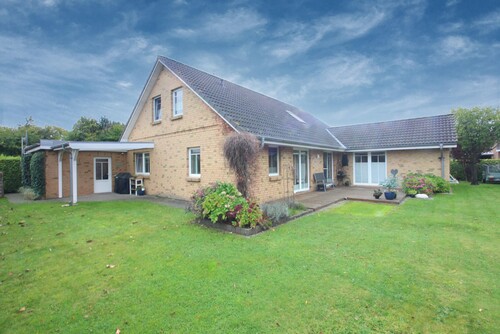 Hyggeliges und sehr gepflegtes Wohnhaus mit viel Platzangebot