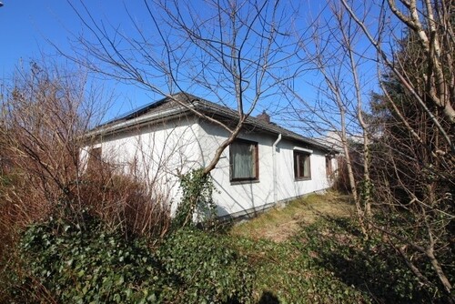 Ebenerdiger Bungalow mit großem Keller in zentraler Lage von Süderlügum