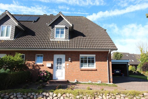 Ausgesprochen gepflegte Doppelhaushälfte mit Garage in schöner Wohnlage