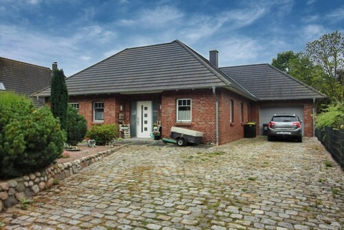 Moderner Bungalow mit Ausbaureserve und Teilkeller